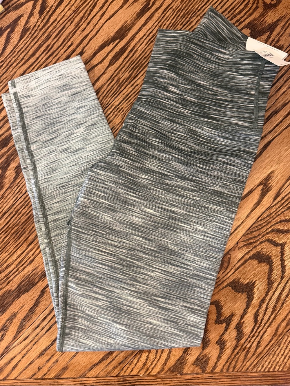 Offline by Aerie The Hugger Legging in a forest green and white marled pattern